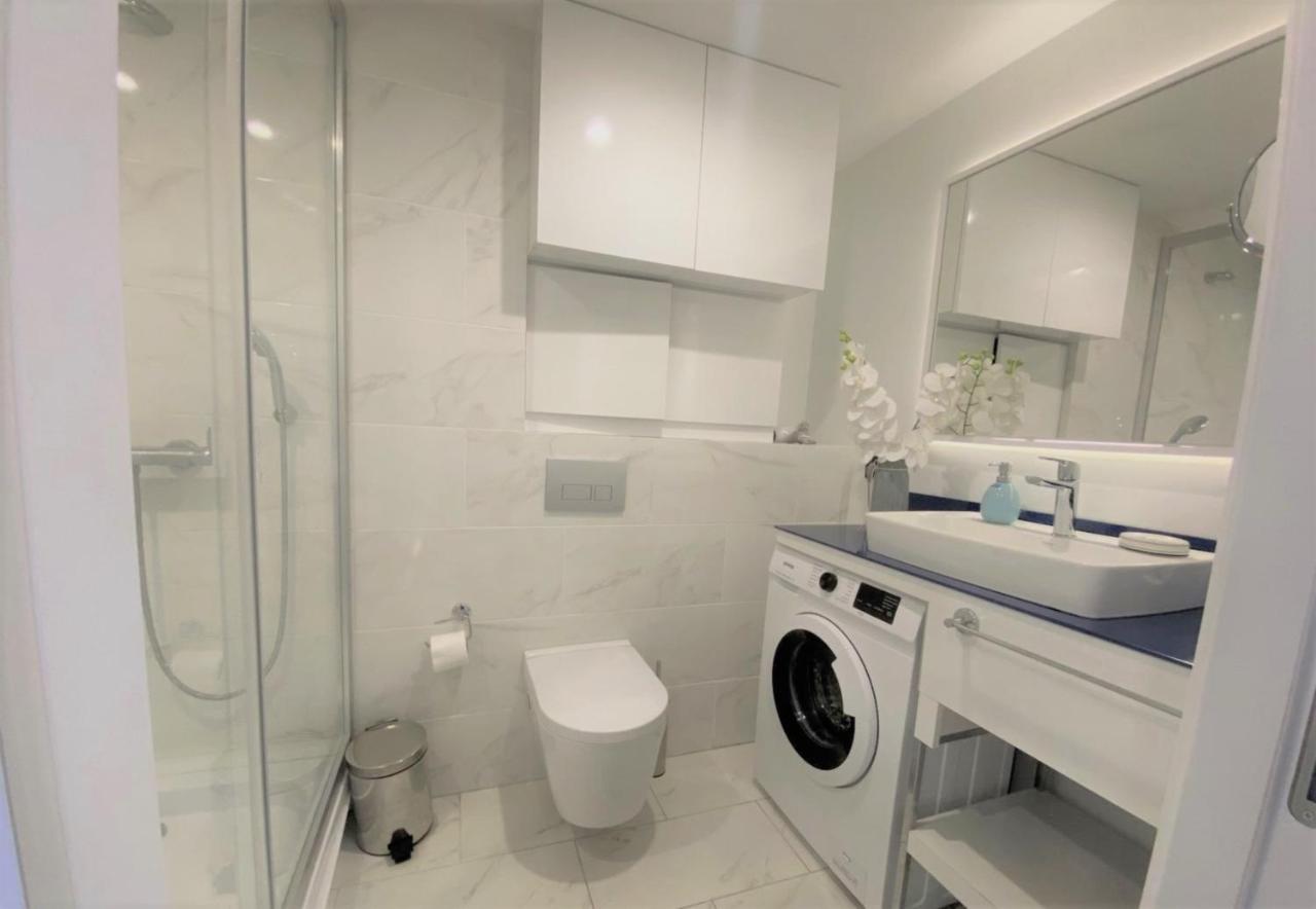 Luxury Sea View Apartments In Orbi City 바투미 외부 사진