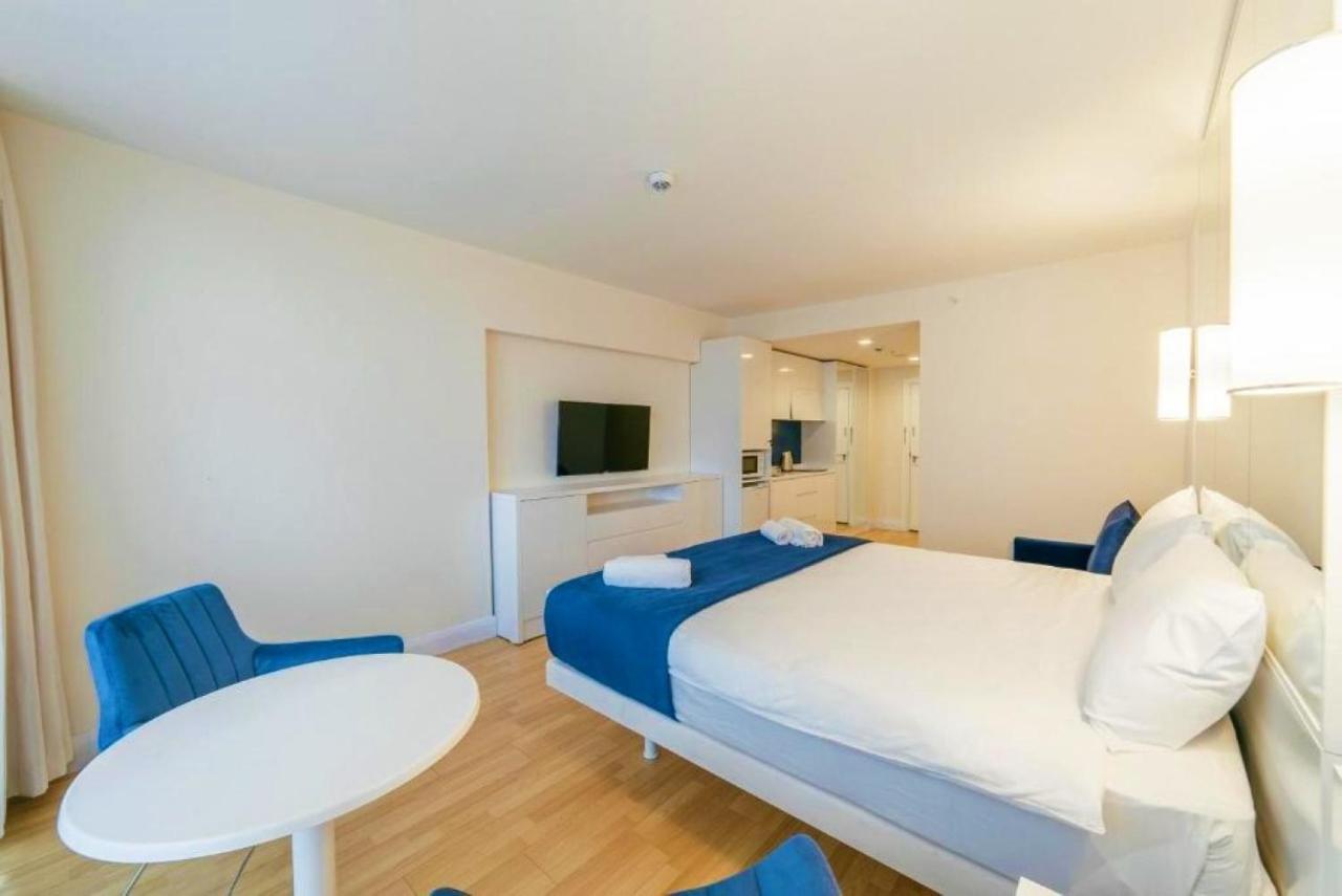 Luxury Sea View Apartments In Orbi City 바투미 외부 사진