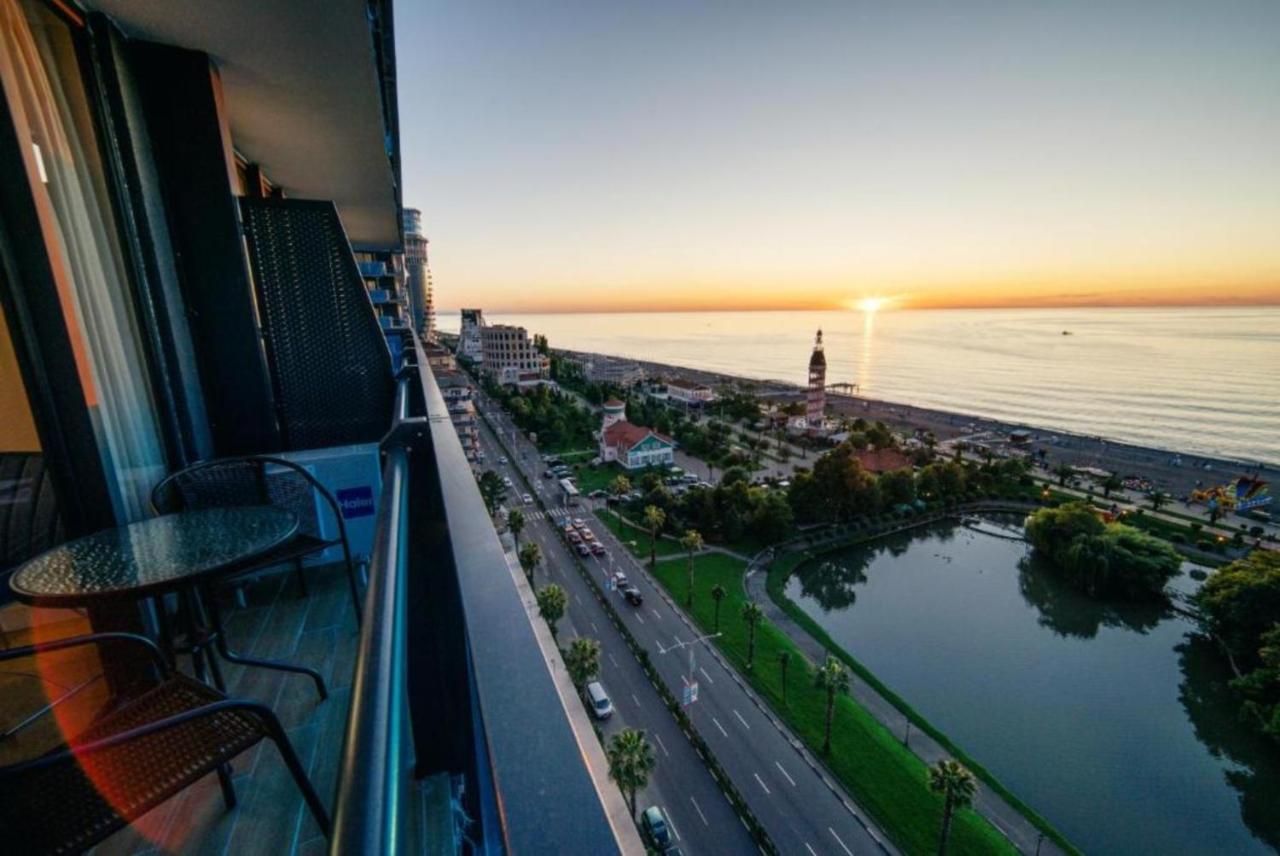 Luxury Sea View Apartments In Orbi City 바투미 외부 사진